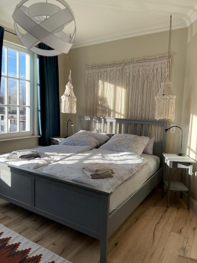 Luxus Lindenhof Apartments -Ferienwohnungen In Friesland An Der Nordsee Am Naturschutzgebiet Urwald Neuenburg  Buitenkant foto