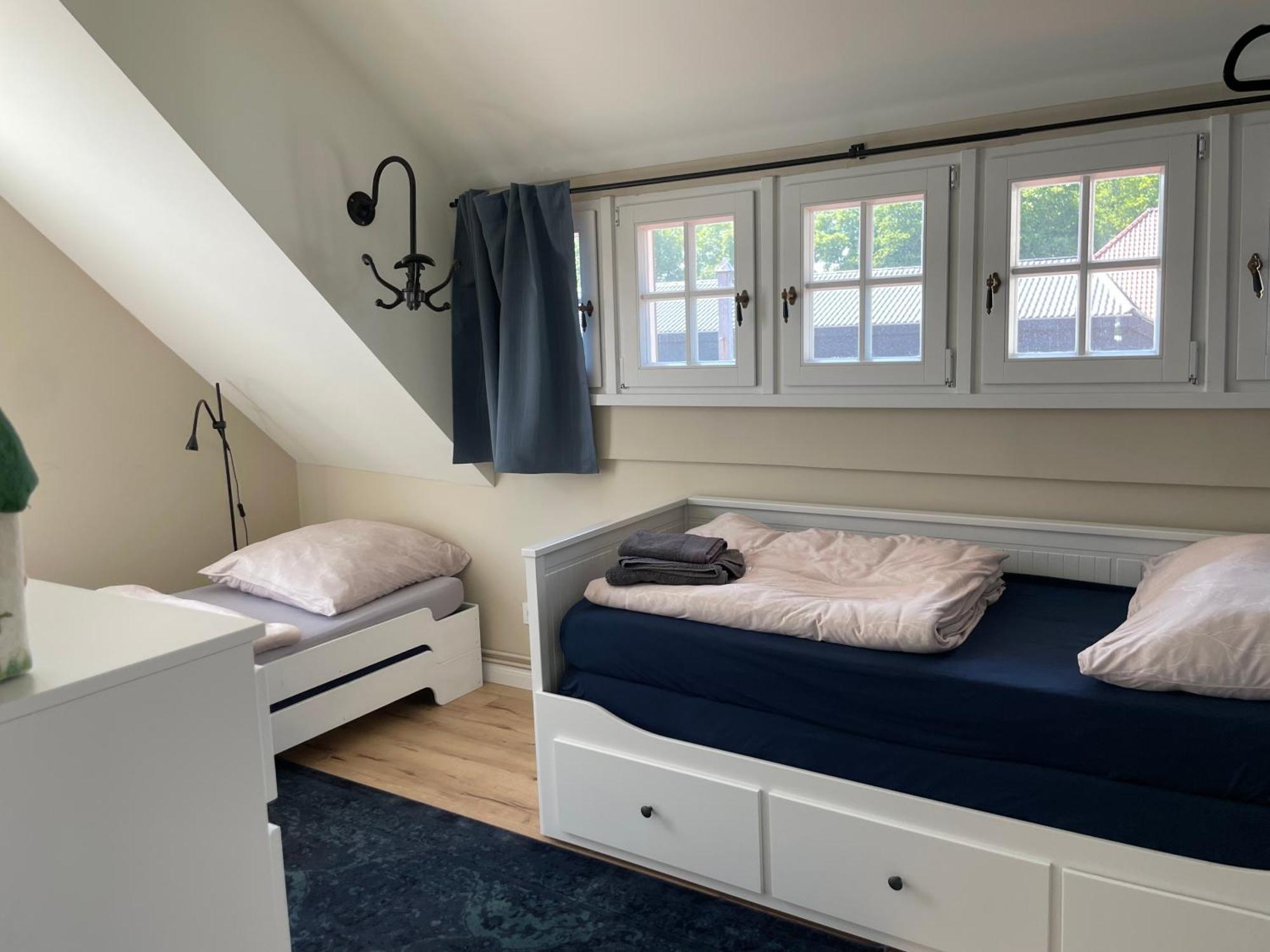 Luxus Lindenhof Apartments -Ferienwohnungen In Friesland An Der Nordsee Am Naturschutzgebiet Urwald Neuenburg  Kamer foto