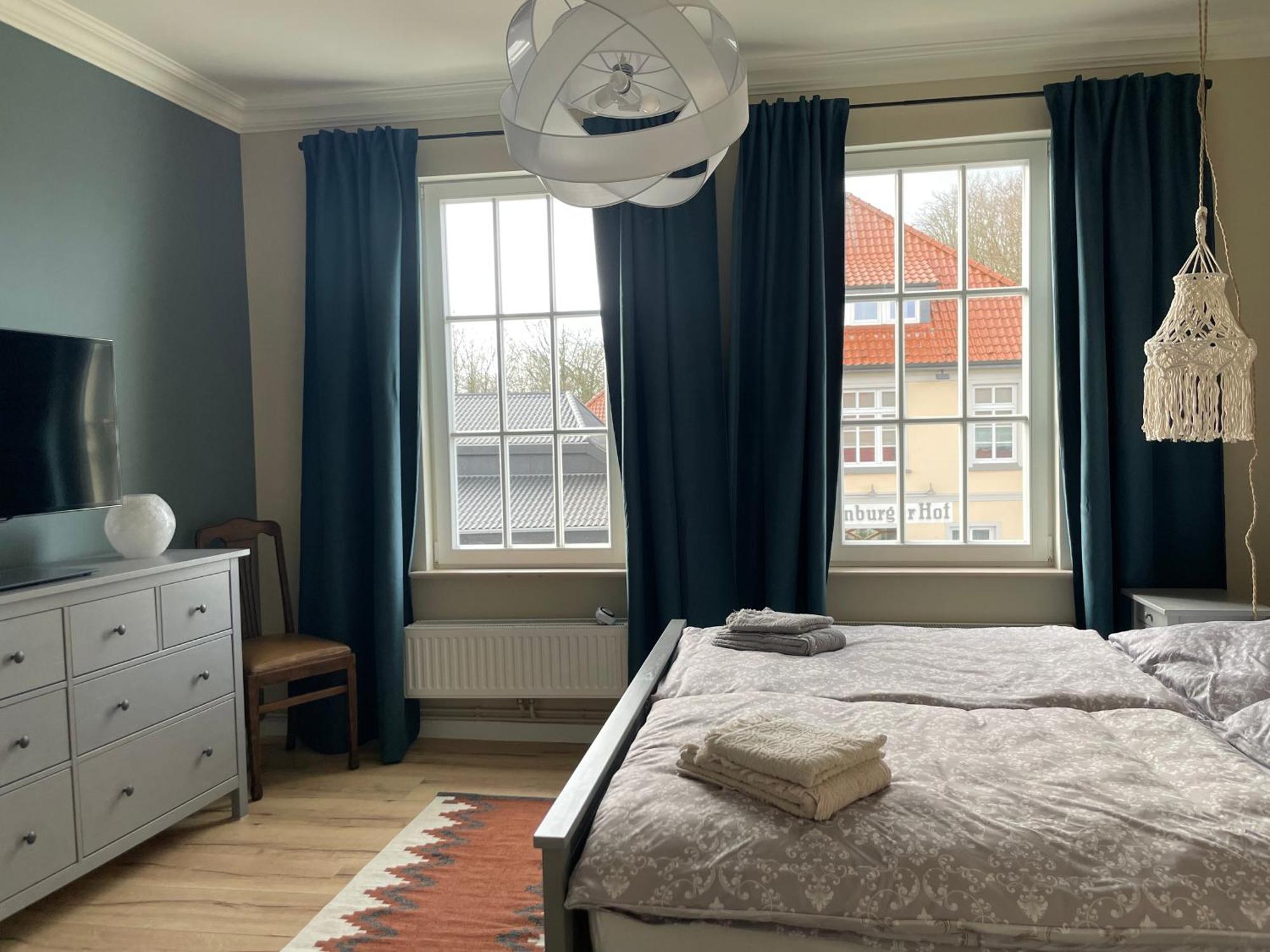 Luxus Lindenhof Apartments -Ferienwohnungen In Friesland An Der Nordsee Am Naturschutzgebiet Urwald Neuenburg  Kamer foto
