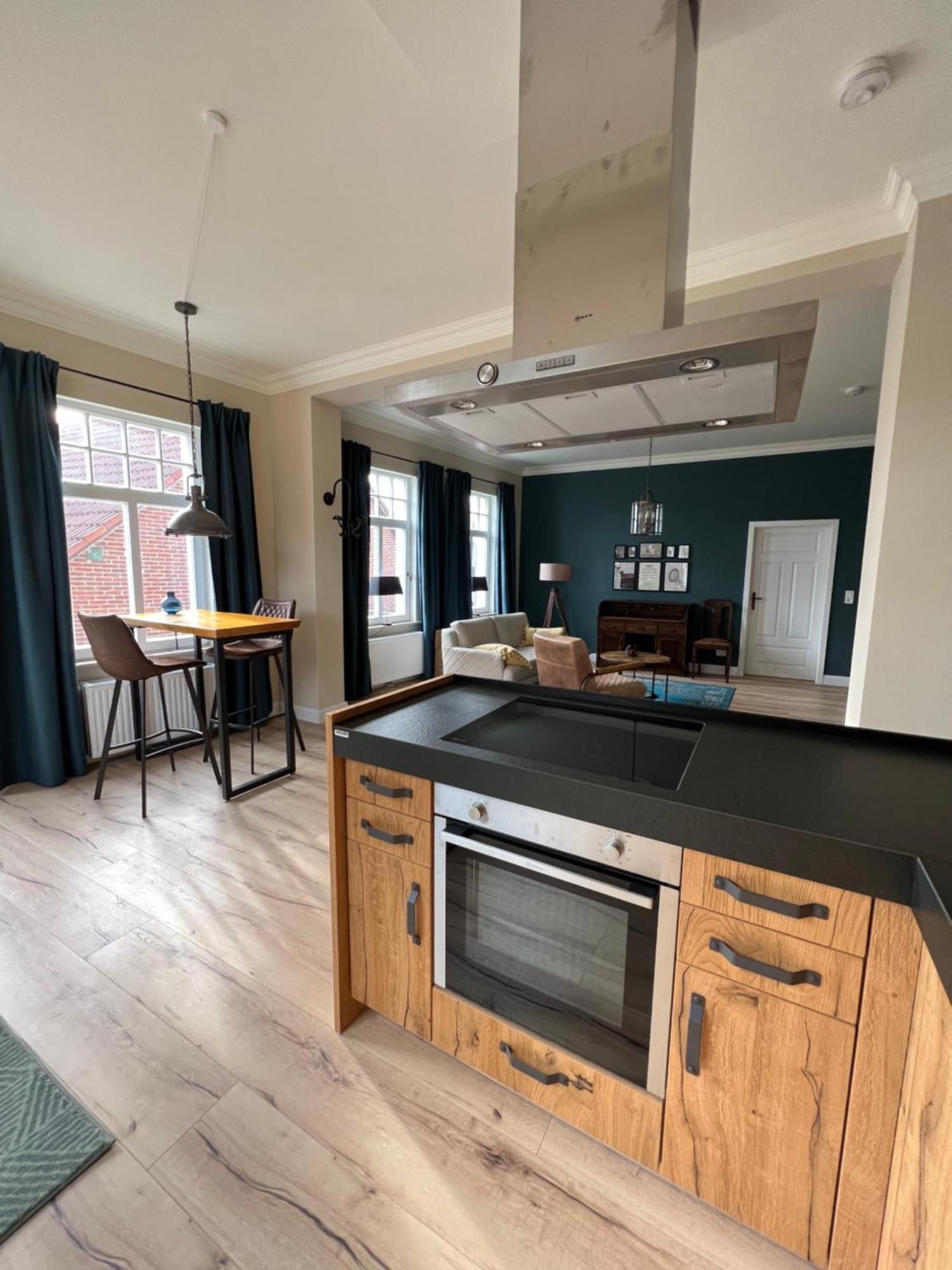 Luxus Lindenhof Apartments -Ferienwohnungen In Friesland An Der Nordsee Am Naturschutzgebiet Urwald Neuenburg  Kamer foto