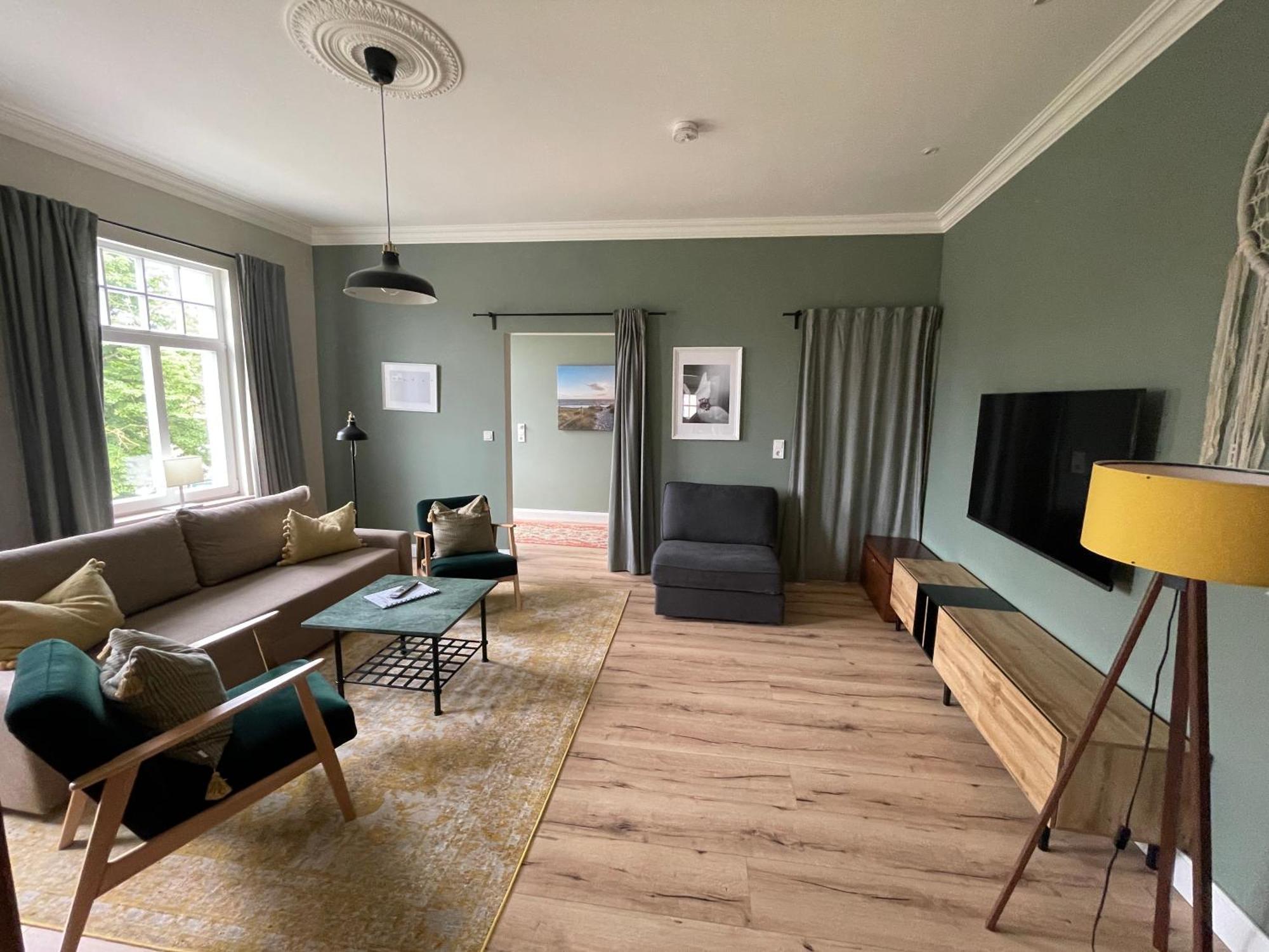 Luxus Lindenhof Apartments -Ferienwohnungen In Friesland An Der Nordsee Am Naturschutzgebiet Urwald Neuenburg  Buitenkant foto